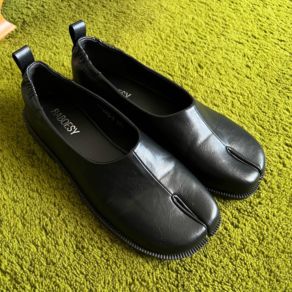 Black Leather Tabi Shoes